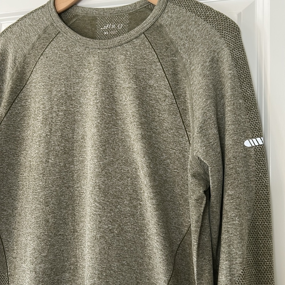 BCG Olive Green Seamless Run Top w Reflective Elements, Thumb Holes Sz XL
